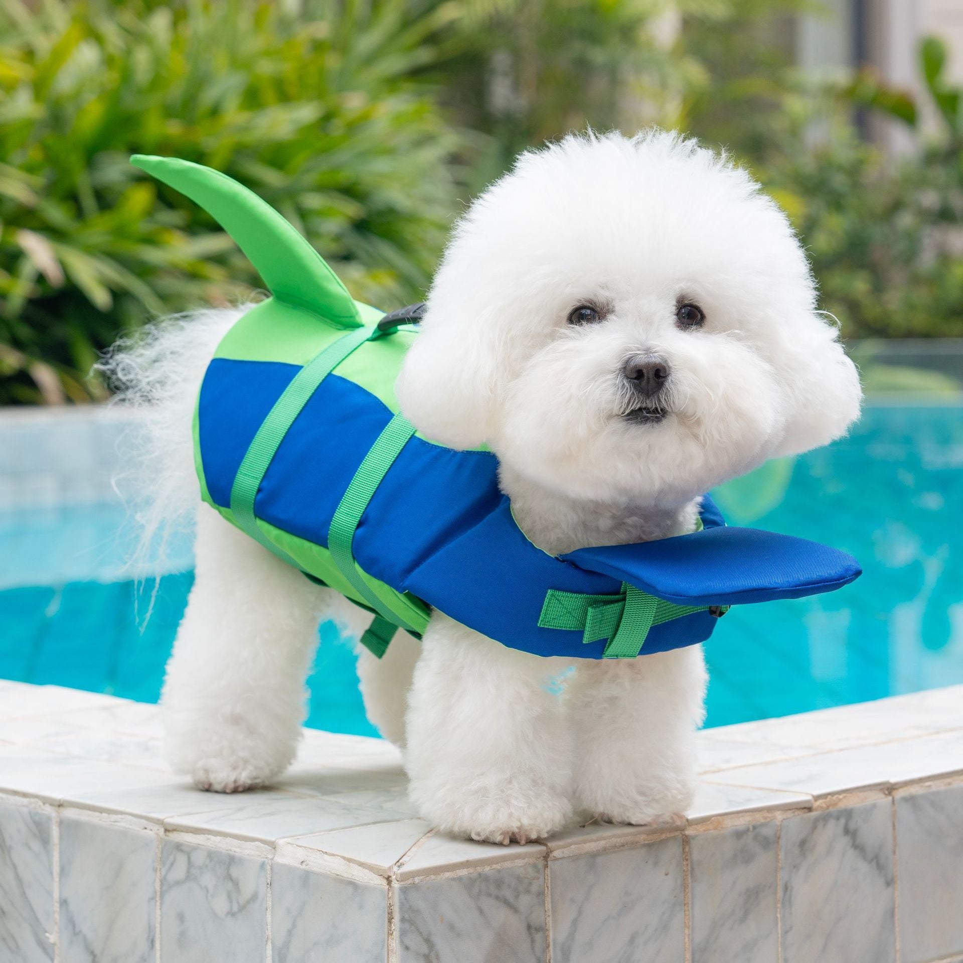 Pet dog leashable life jacket swimsuit - small, medium, and large breed life vest with tail - size 26